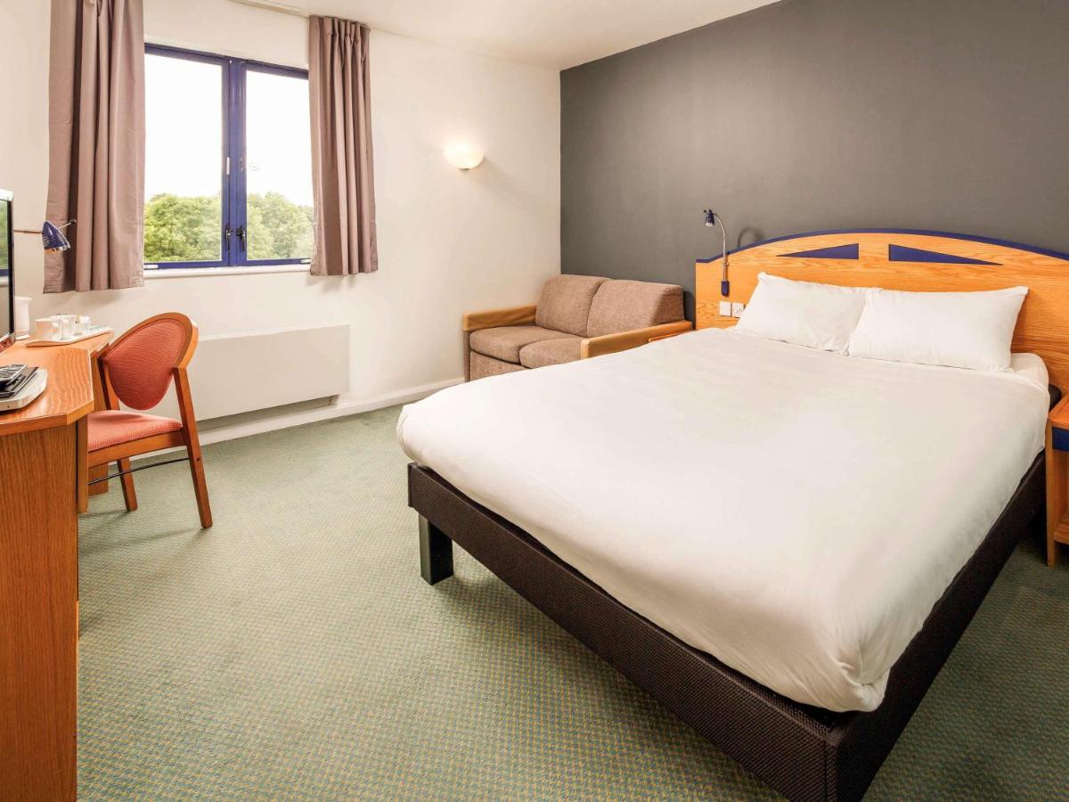 Ibis Chesterfield North - Barlborough Buitenkant foto
